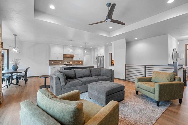 1567 BRAYDEN LANE, De Pere, WI 54115