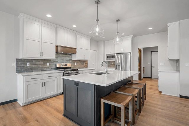 1567 BRAYDEN LANE, De Pere, WI 54115