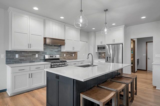 1567 BRAYDEN LANE, De Pere, WI 54115