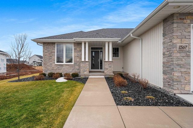 1567 BRAYDEN LANE, De Pere, WI 54115