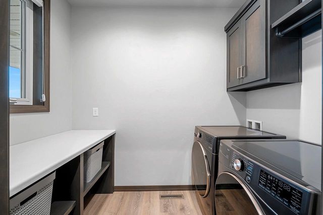 1567 BRAYDEN LANE, De Pere, WI 54115