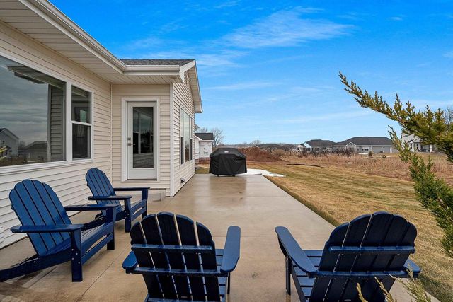 1567 BRAYDEN LANE, De Pere, WI 54115