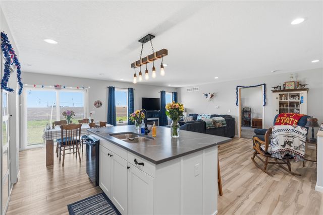 1958 S Avenue, Madrid, IA 50156