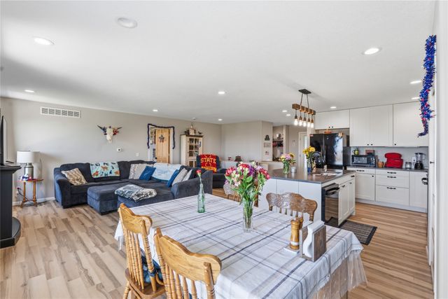 1958 S Avenue, Madrid, IA 50156