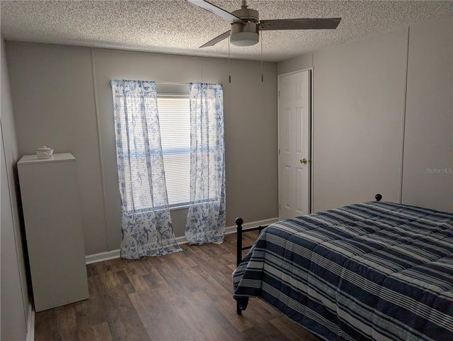 25836 MANHATTAN LANE, Astor, FL 32102
