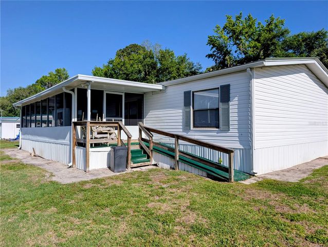 25836 MANHATTAN LANE, Astor, FL 32102