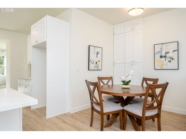 8413 Ne HASSALO St, Portland, OR 97220