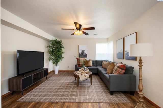 10426 S 952 Prairie Se, Kennewick, WA 99338