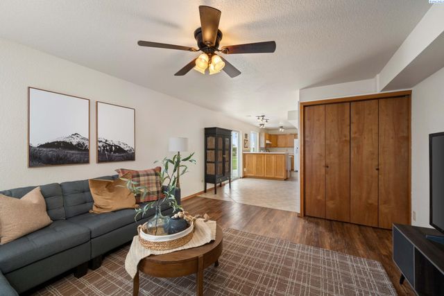 10426 S 952 Prairie Se, Kennewick, WA 99338