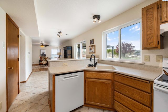 10426 S 952 Prairie Se, Kennewick, WA 99338