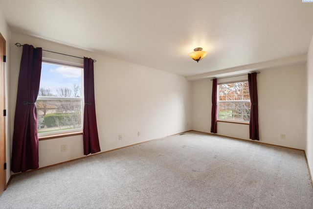 10426 S 952 Prairie Se, Kennewick, WA 99338