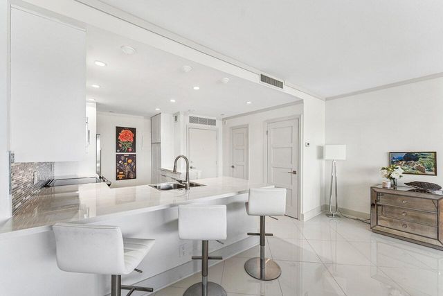 701 E Camino Real Apt 9g, Boca Raton, FL 33432
