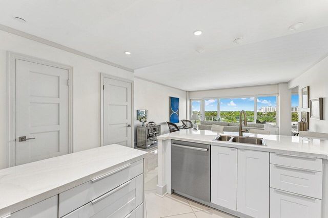 701 E Camino Real Apt 9g, Boca Raton, FL 33432