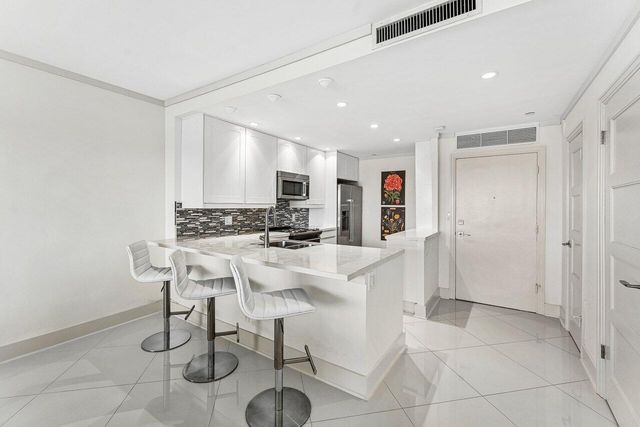 701 E Camino Real Apt 9g, Boca Raton, FL 33432