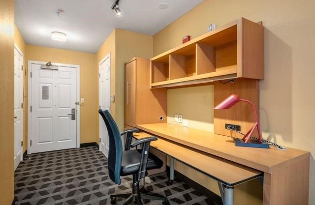 20 International Place 132, Tewksbury, MA 01876