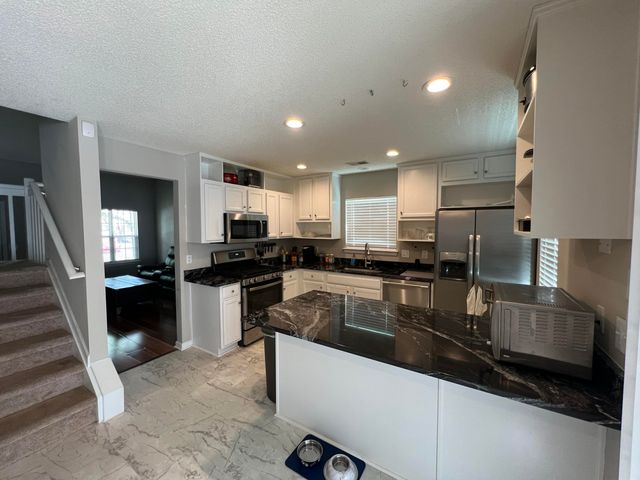 7918 Shadow Oak Drive, North Charleston, SC 29406