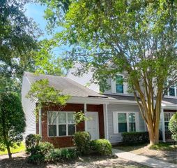 7918 Shadow Oak Drive, North Charleston, SC 29406