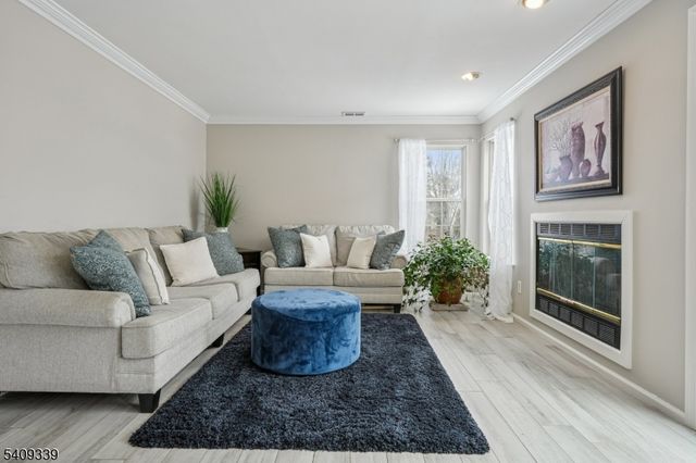 1 Smoke House Ct, Readington Twp., NJ 08889