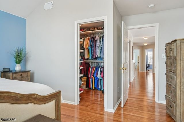 1 Smoke House Ct, Readington Twp., NJ 08889