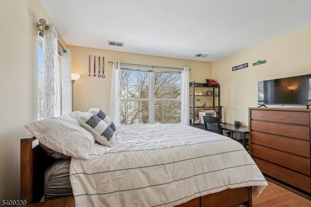 1 Smoke House Ct, Readington Twp., NJ 08889