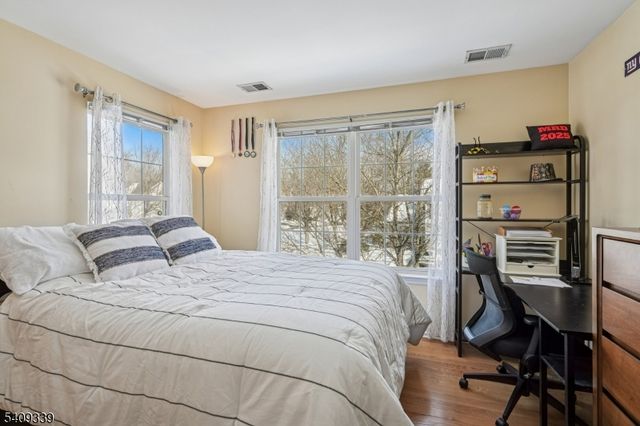 1 Smoke House Ct, Readington Twp., NJ 08889