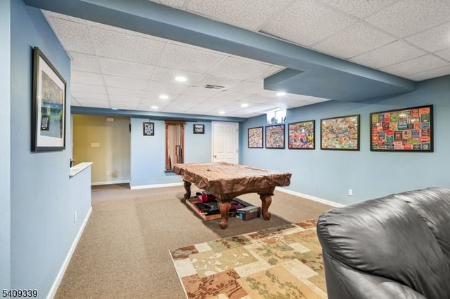 1 Smoke House Ct, Readington Twp., NJ 08889