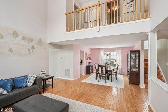 1 Smoke House Ct, Readington Twp., NJ 08889