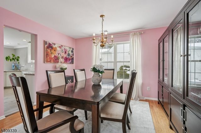 1 Smoke House Ct, Readington Twp., NJ 08889