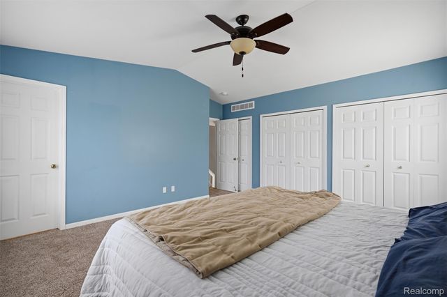 1099 Carriage Hill Drive, Fenton, MI 48430