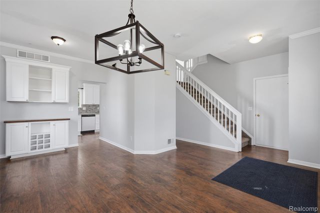 1099 Carriage Hill Drive, Fenton, MI 48430