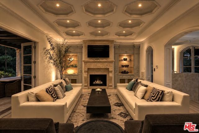 2680 Bowmont Drive, Beverly Hills, CA 90210