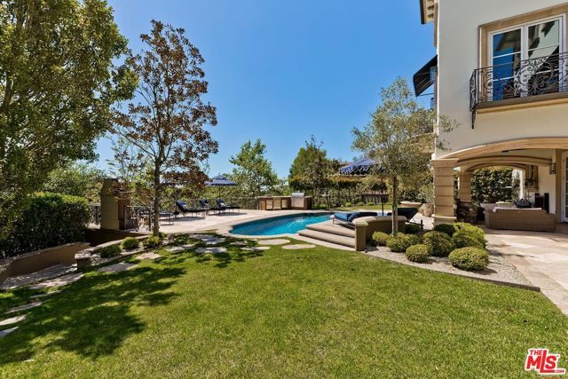 2680 Bowmont Drive, Beverly Hills, CA 90210