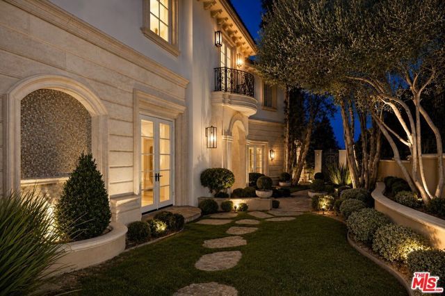 2680 Bowmont Drive, Beverly Hills, CA 90210