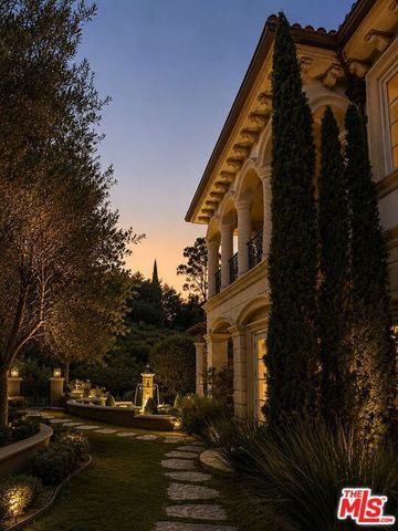 2680 Bowmont Drive, Beverly Hills, CA 90210