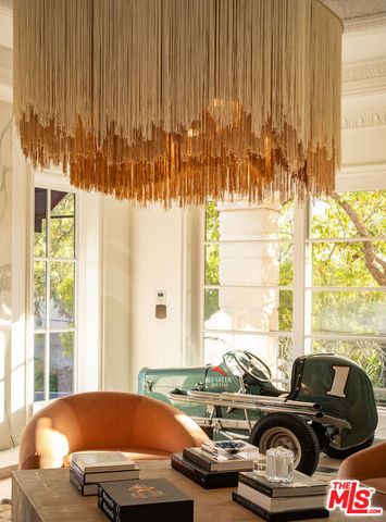 2680 Bowmont Drive, Beverly Hills, CA 90210