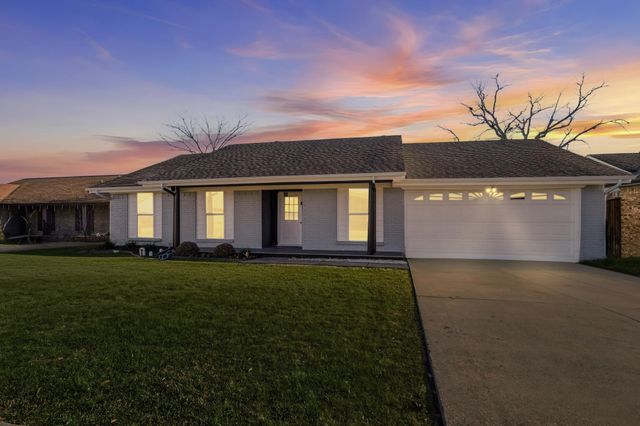 2828 Elk Grove Road, Carrollton, TX 75007