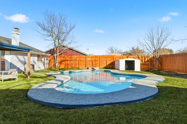 2828 Elk Grove Road, Carrollton, TX 75007