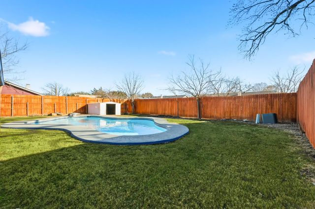 2828 Elk Grove Road, Carrollton, TX 75007