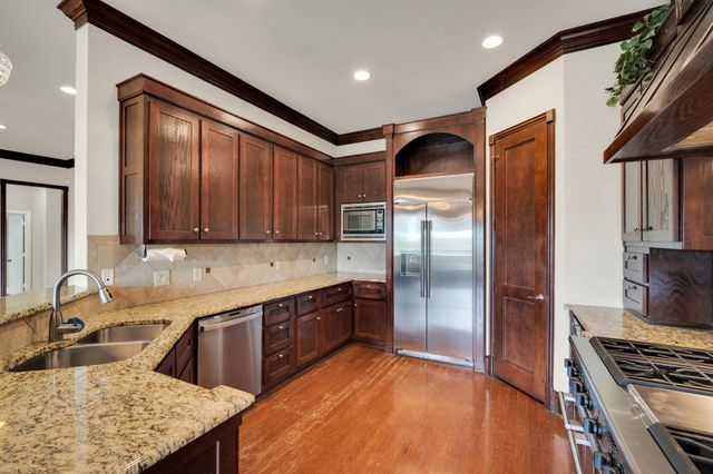 241 Cody Road, Ennis, TX 75119