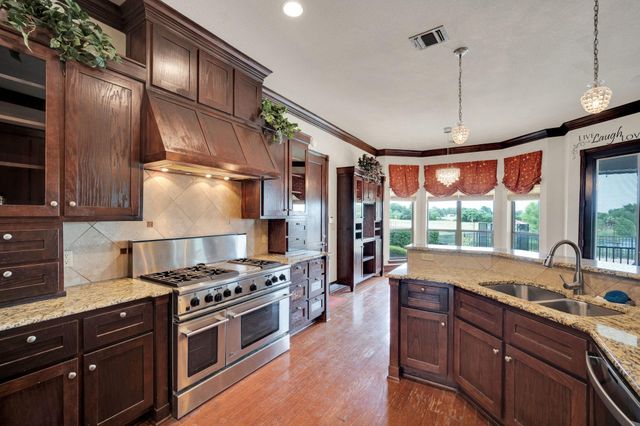 241 Cody Road, Ennis, TX 75119