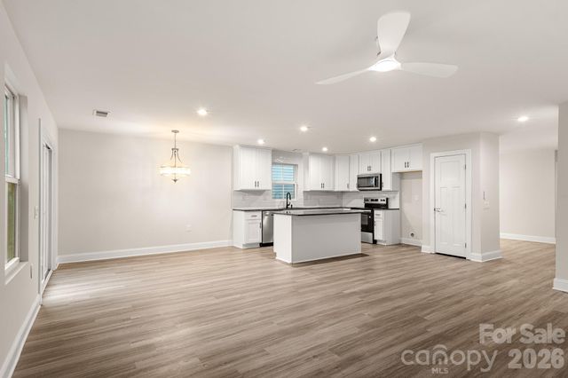 4238 Mackinnon Drive, Charlotte, NC 28214