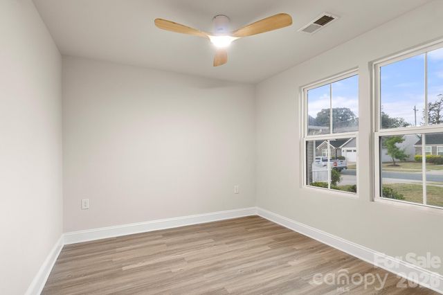 4238 Mackinnon Drive, Charlotte, NC 28214