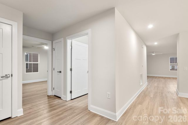 4238 Mackinnon Drive, Charlotte, NC 28214