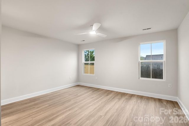 4238 Mackinnon Drive, Charlotte, NC 28214