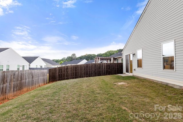 4238 Mackinnon Drive, Charlotte, NC 28214