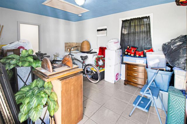 524 SW 72nd Avenue, North Lauderdale, FL 33068