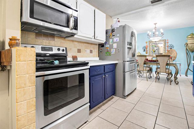 524 SW 72nd Avenue, North Lauderdale, FL 33068