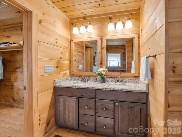 167 Hawks Nest Trail, Lake Lure, NC 28746