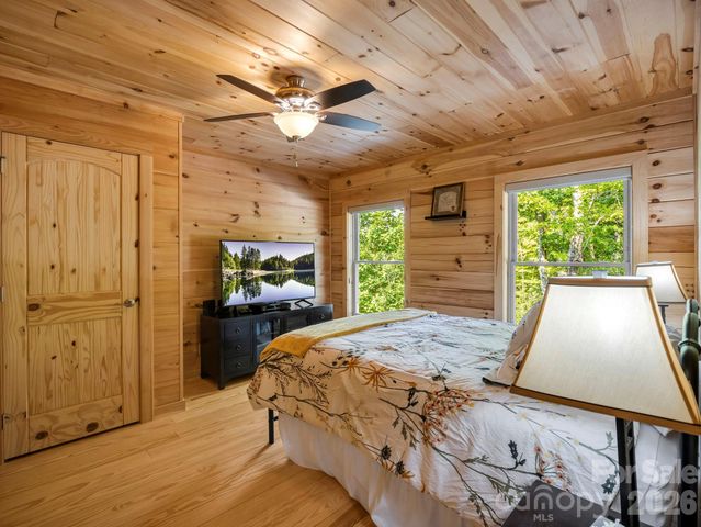 167 Hawks Nest Trail, Lake Lure, NC 28746
