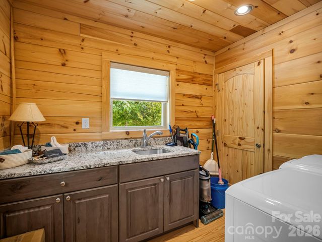 167 Hawks Nest Trail, Lake Lure, NC 28746